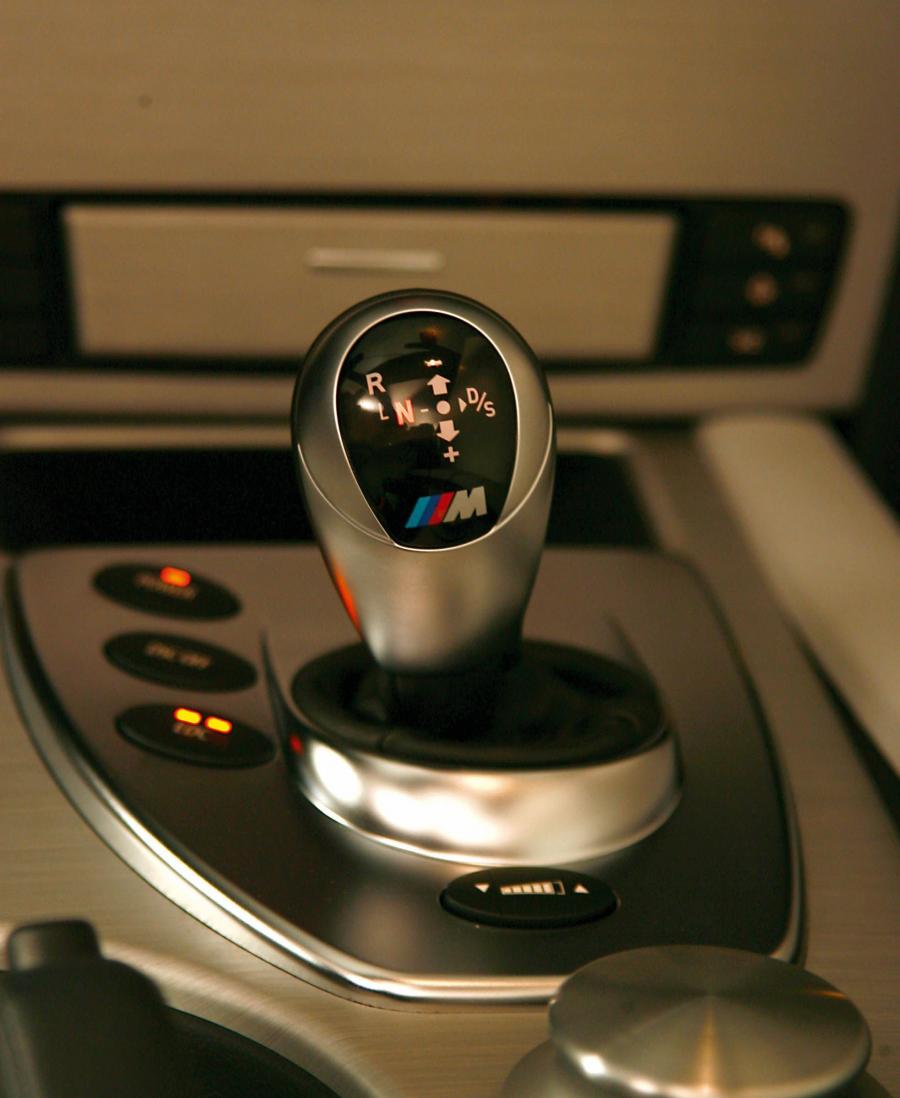  BMW M5 Touring 2009 года  (фото 18 из 51)